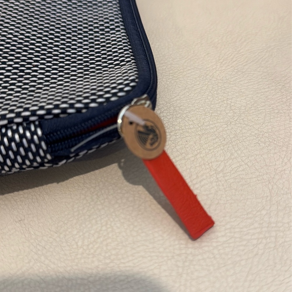 NWT SEALED CLARINS x AIR FRANCE In Flight Amenity Kit - Picture 3 of 4